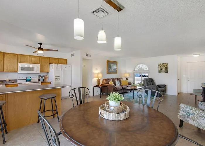 Welcome To Runabout Pool Views Comfort