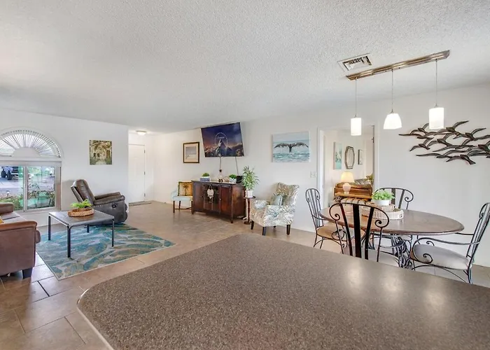 Welcome To Runabout Pool Views Comfort *