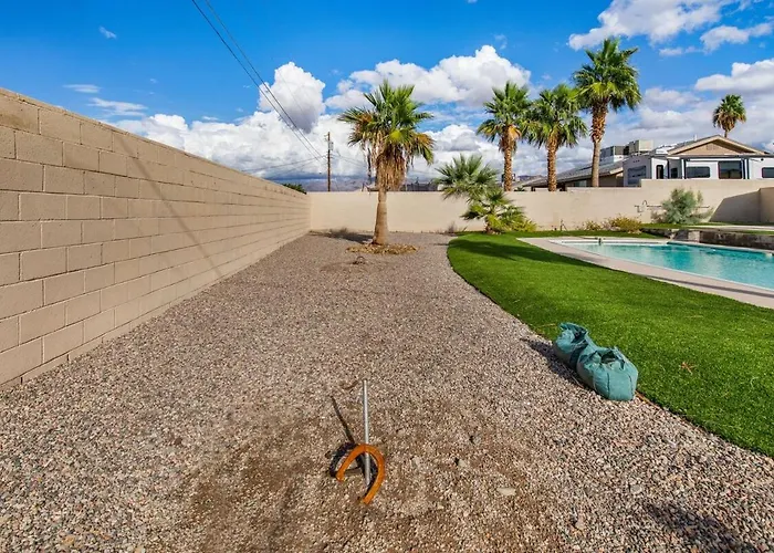 Welcome To Runabout Pool Views Comfort Holiday home